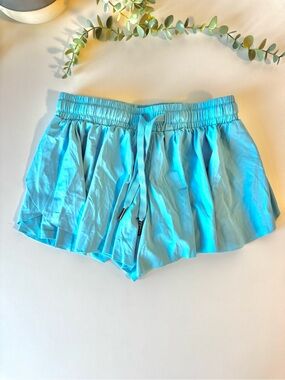 Liberty Pro Girls Butterfly Athletic Shorts Off White Youth Medium YM